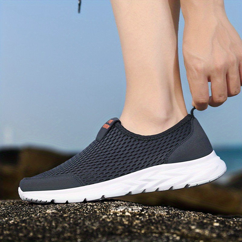 mens casual breathable lightweight mesh slip on walking shoes casual outdoor anti skid sneakers driving shoes details 4