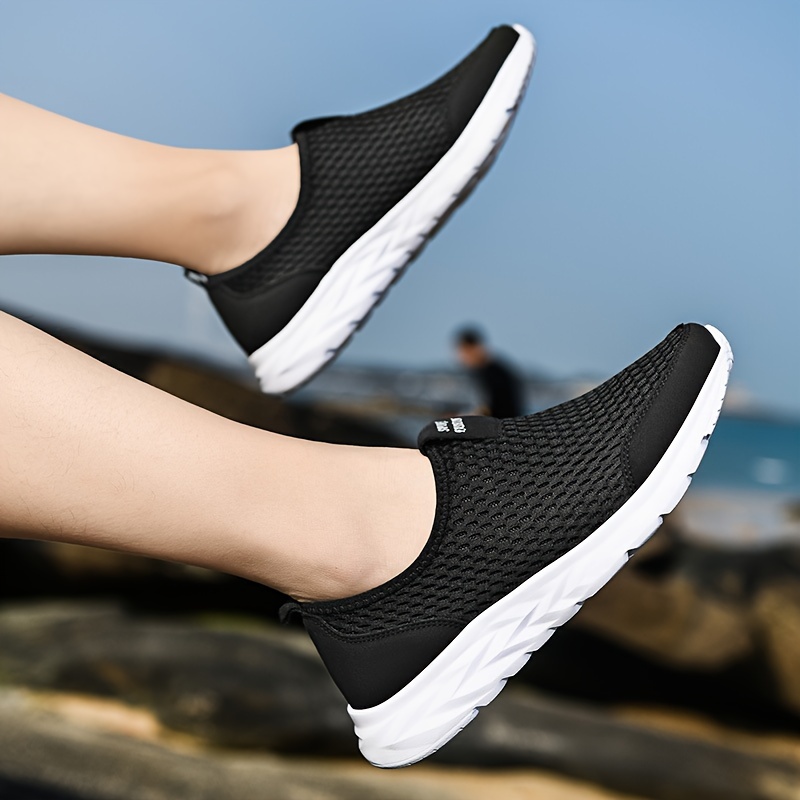 mens casual breathable lightweight mesh slip on walking shoes casual outdoor anti skid sneakers driving shoes details 32